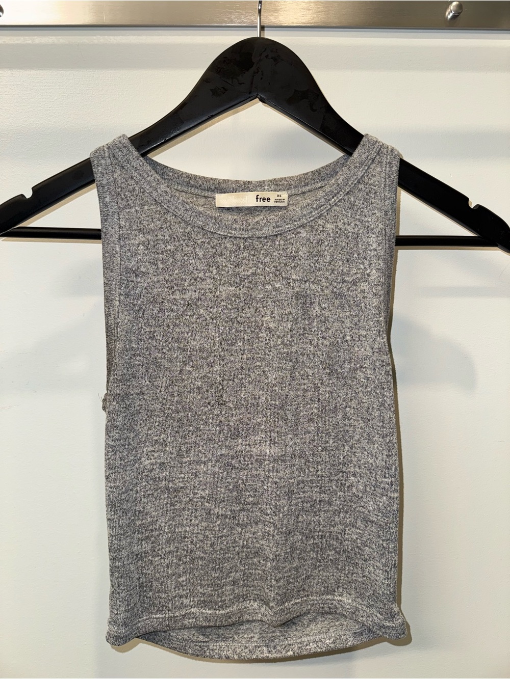 Aritzia Wilfred Free knit cropped tank